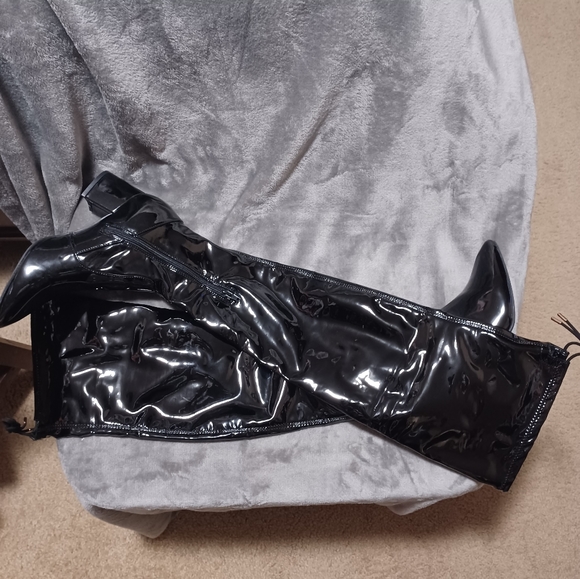 Bamboo block heel over the knee boot - Picture 3 of 10